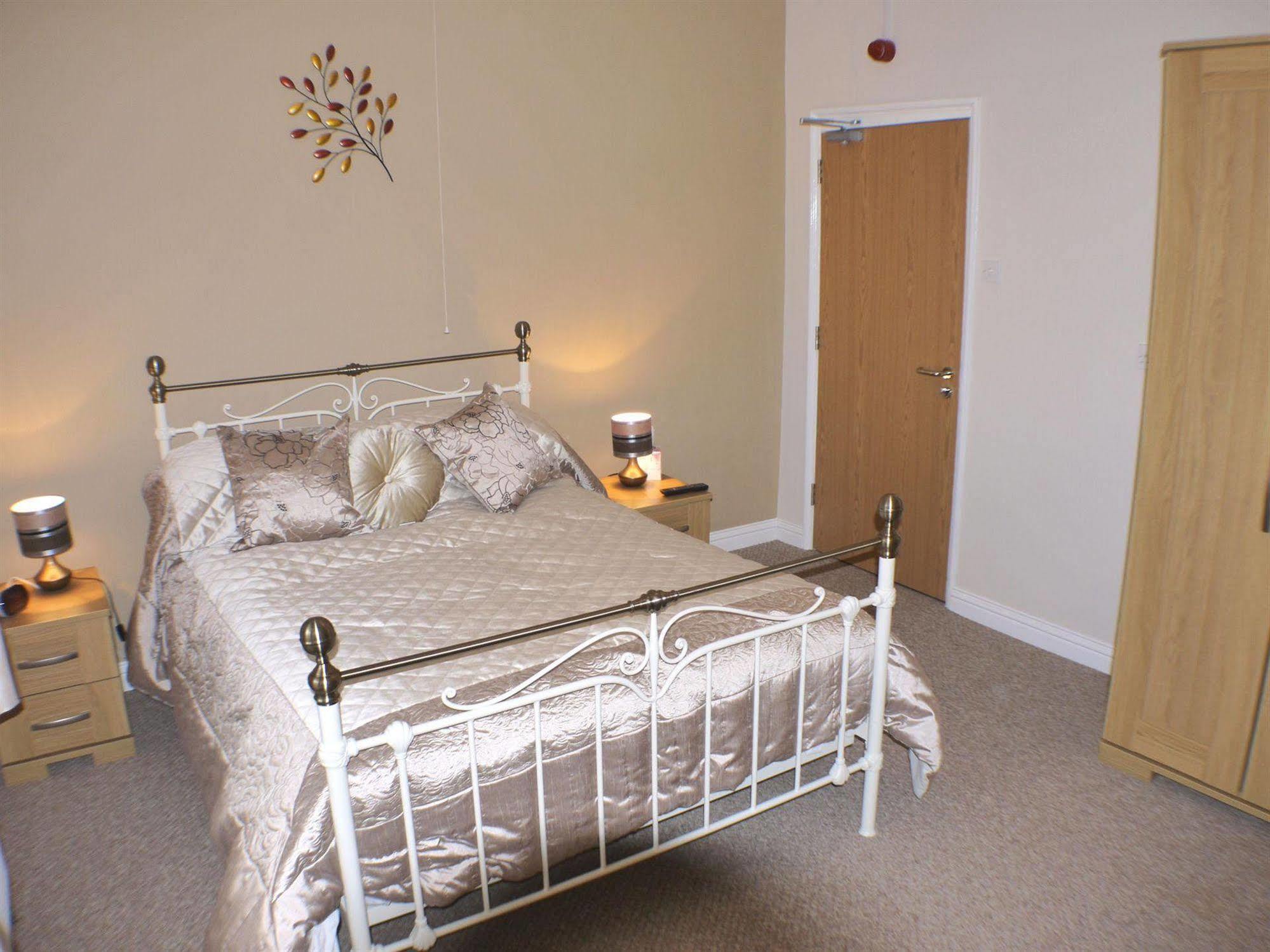 The Salhouse Lodge Hotel Wroxham Zewnętrze zdjęcie