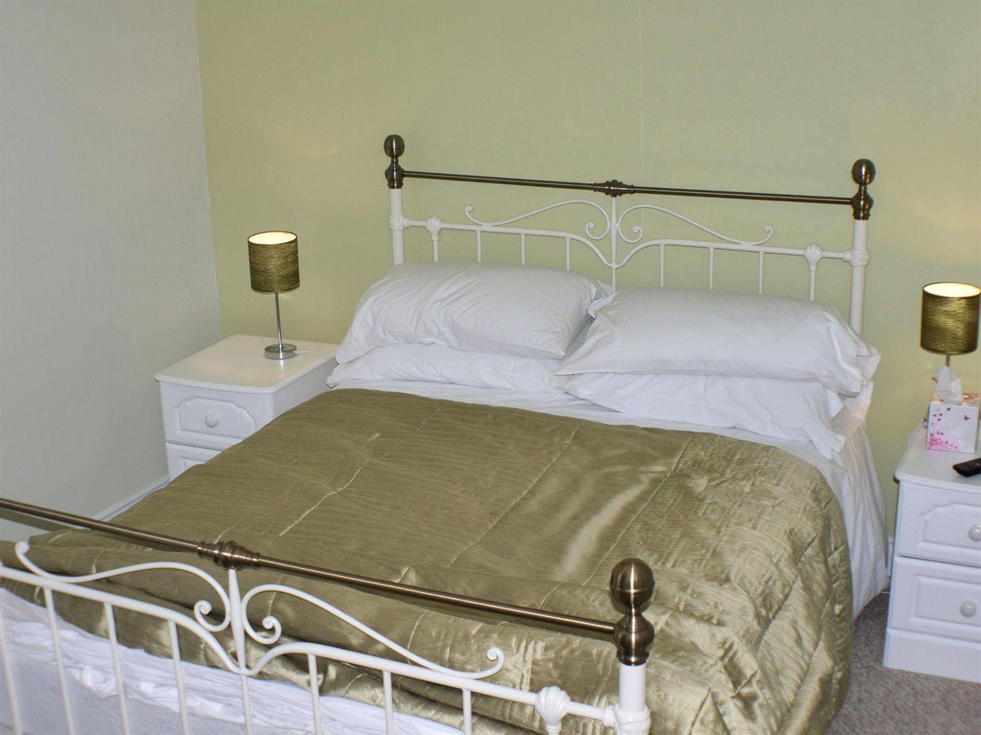 The Salhouse Lodge Hotel Wroxham Zewnętrze zdjęcie