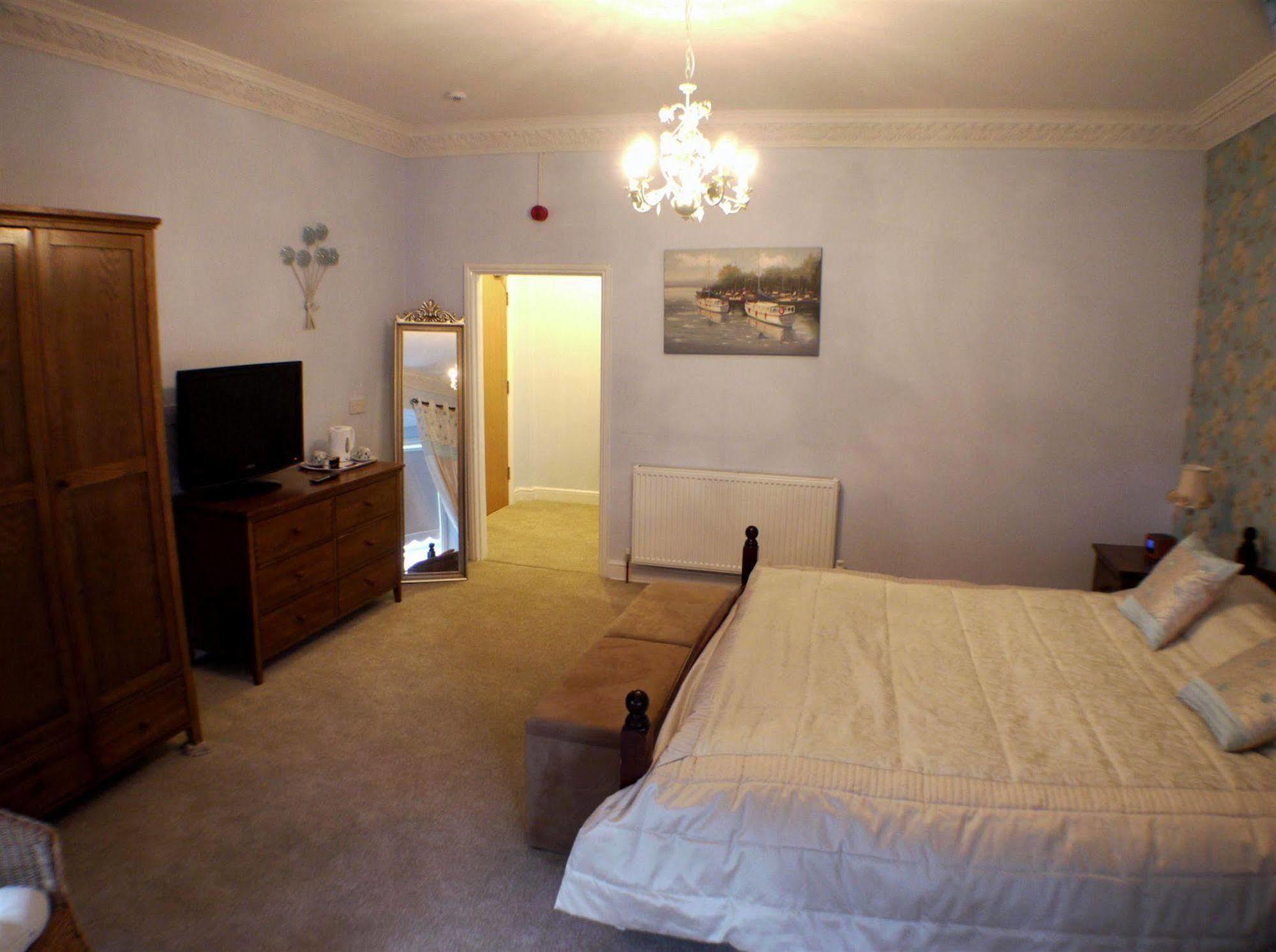 The Salhouse Lodge Hotel Wroxham Zewnętrze zdjęcie