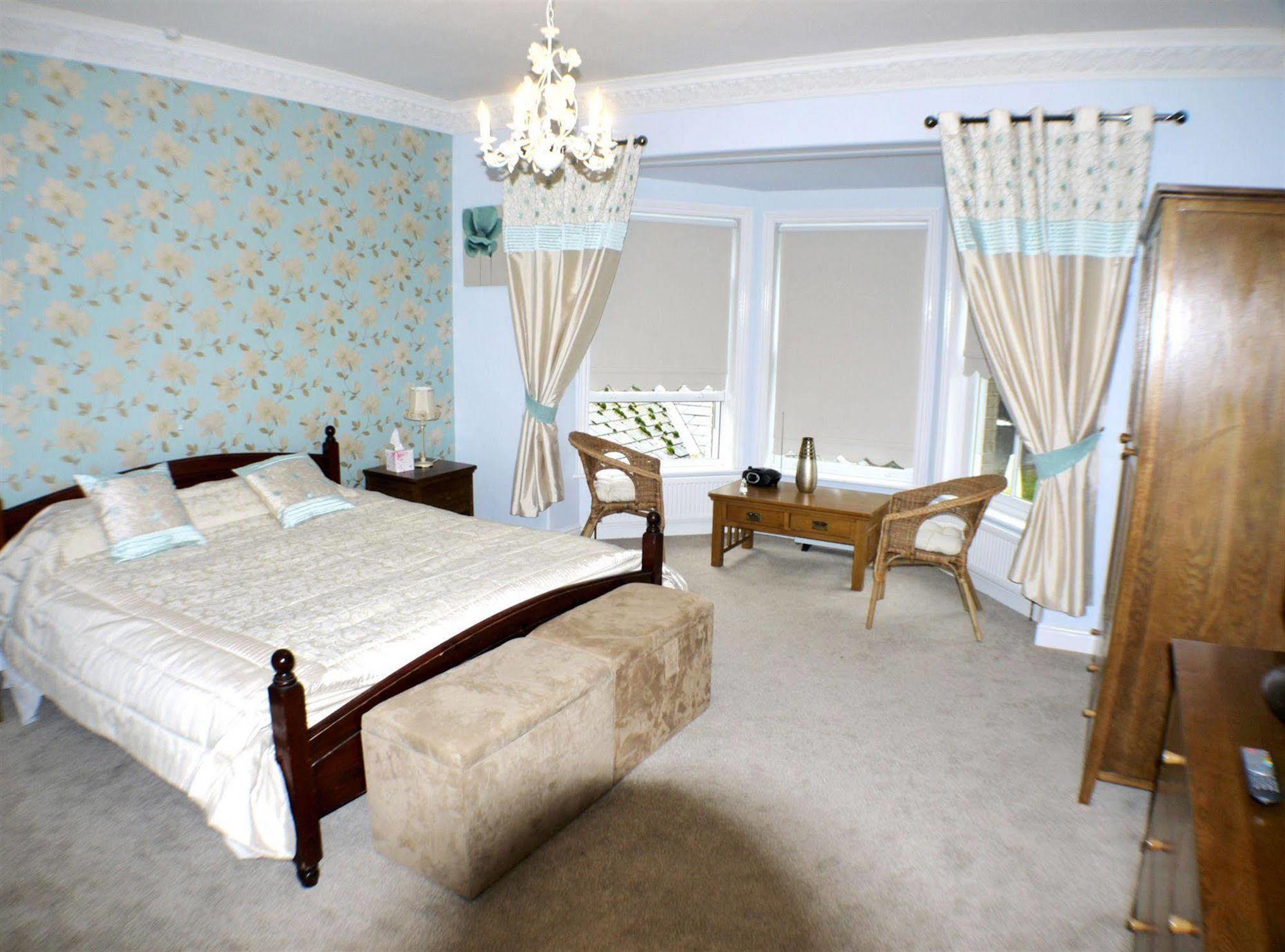 The Salhouse Lodge Hotel Wroxham Zewnętrze zdjęcie